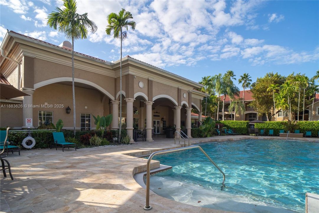 Recently Rented: $2,250 (1 beds, 1 baths, 810 Square Feet)