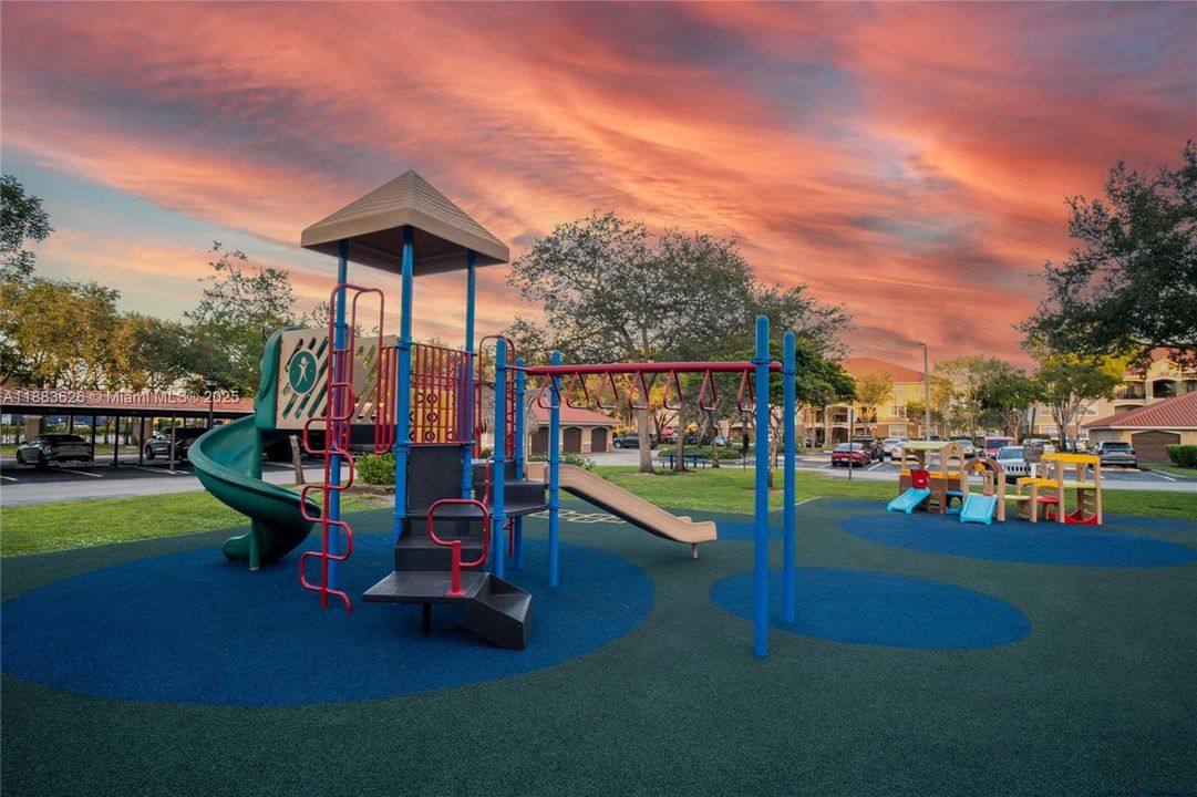 Recently Rented: $2,250 (1 beds, 1 baths, 810 Square Feet)