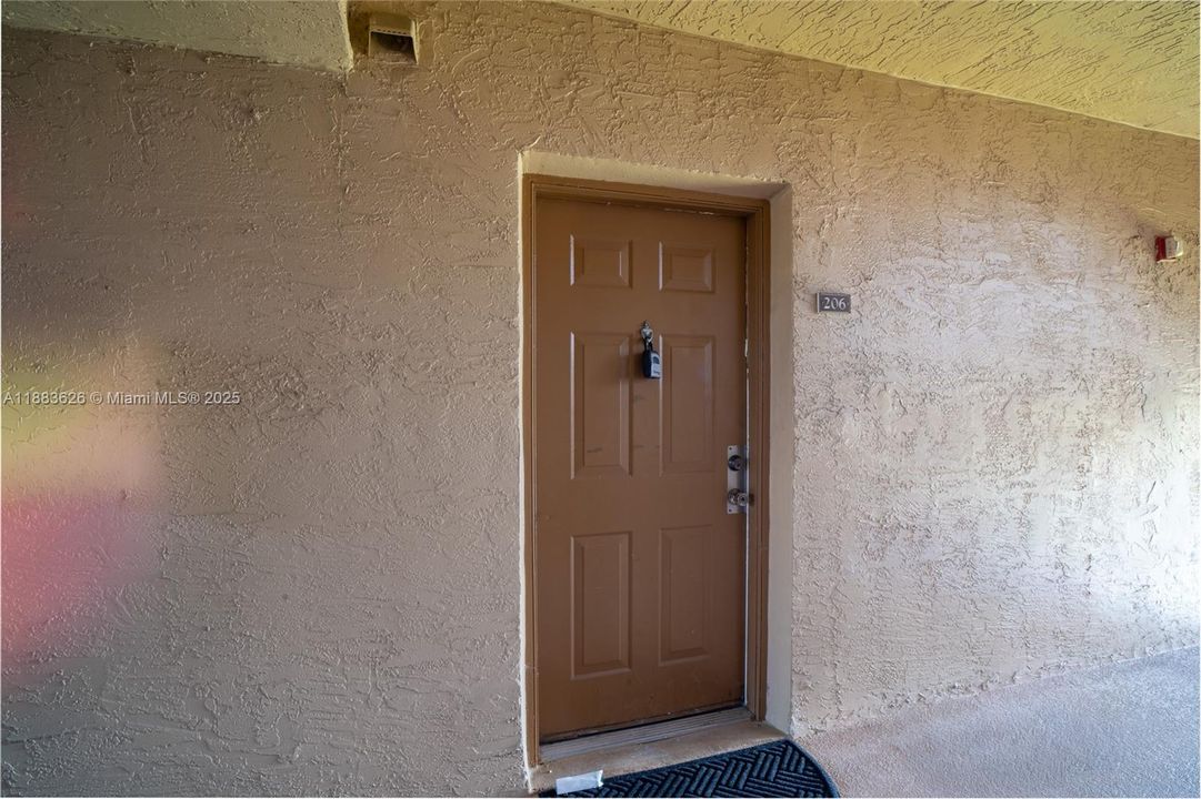 Recently Rented: $2,250 (1 beds, 1 baths, 810 Square Feet)