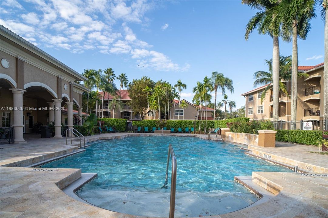 Recently Rented: $2,250 (1 beds, 1 baths, 810 Square Feet)