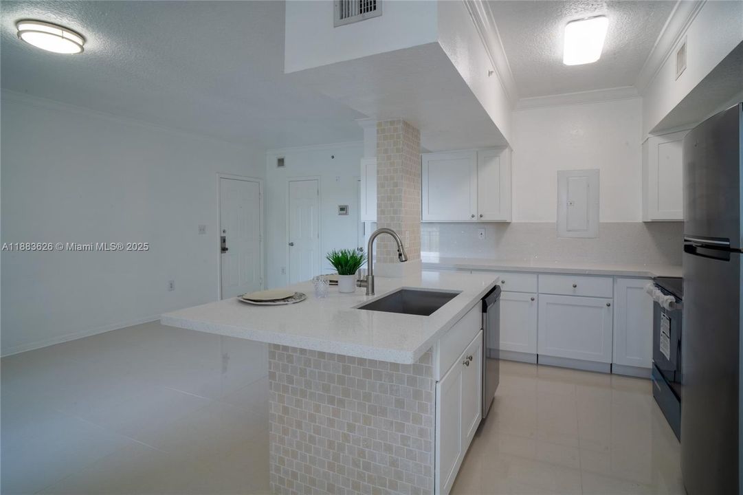 Recently Rented: $2,250 (1 beds, 1 baths, 810 Square Feet)