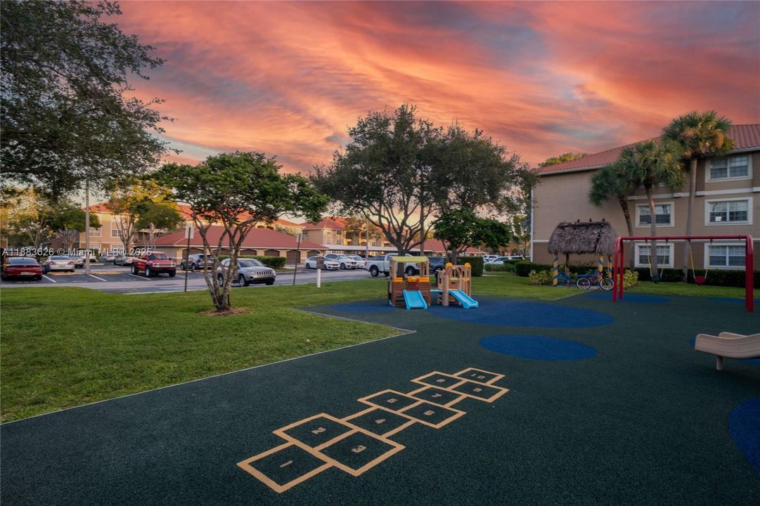 Recently Rented: $2,250 (1 beds, 1 baths, 810 Square Feet)