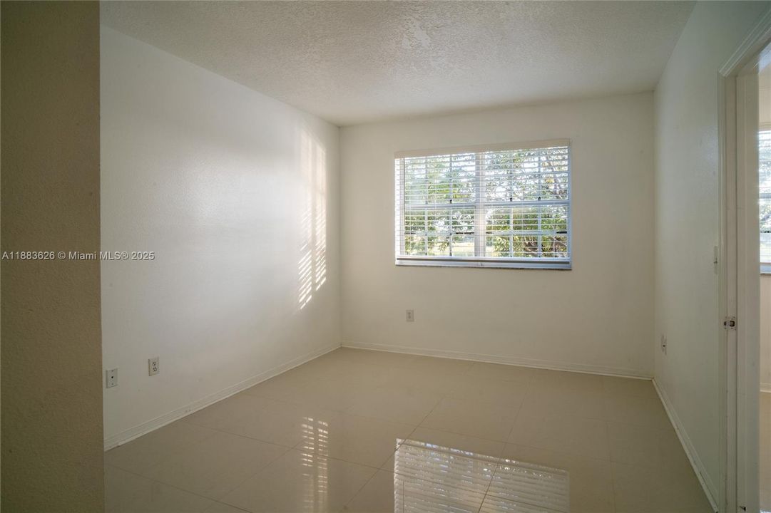 Recently Rented: $2,250 (1 beds, 1 baths, 810 Square Feet)