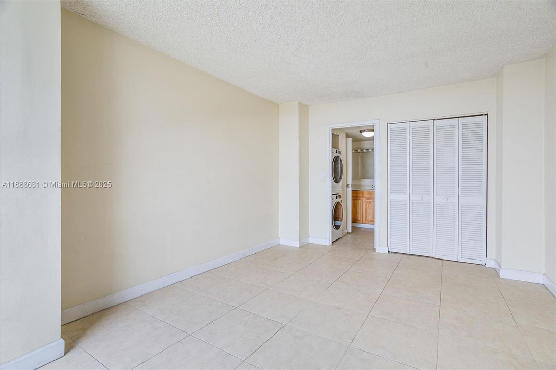 For Sale: $595,000 (2 beds, 2 baths, 1100 Square Feet)