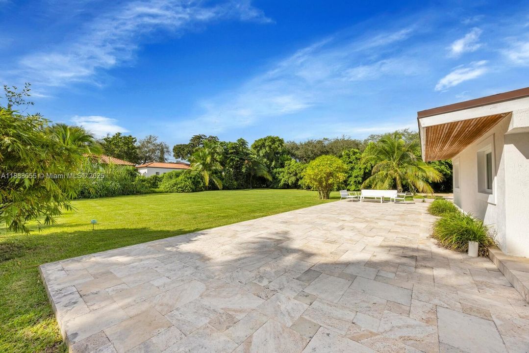 На продажу: $1,750,000 (4 спален, 2 ванн, 2473 Квадратных фут)