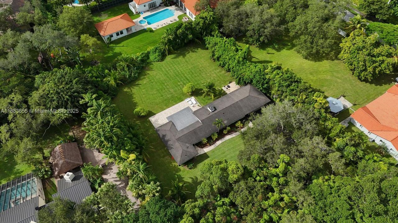 На продажу: $1,750,000 (4 спален, 2 ванн, 2473 Квадратных фут)