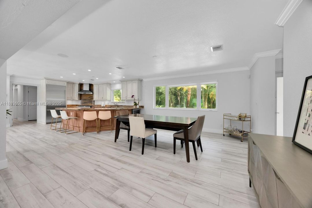 На продажу: $1,750,000 (4 спален, 2 ванн, 2473 Квадратных фут)