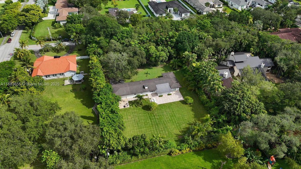 На продажу: $1,750,000 (4 спален, 2 ванн, 2473 Квадратных фут)