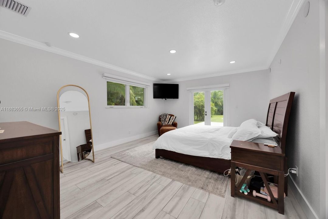 На продажу: $1,750,000 (4 спален, 2 ванн, 2473 Квадратных фут)