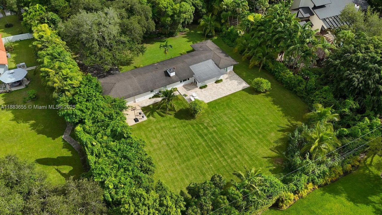 На продажу: $1,750,000 (4 спален, 2 ванн, 2473 Квадратных фут)