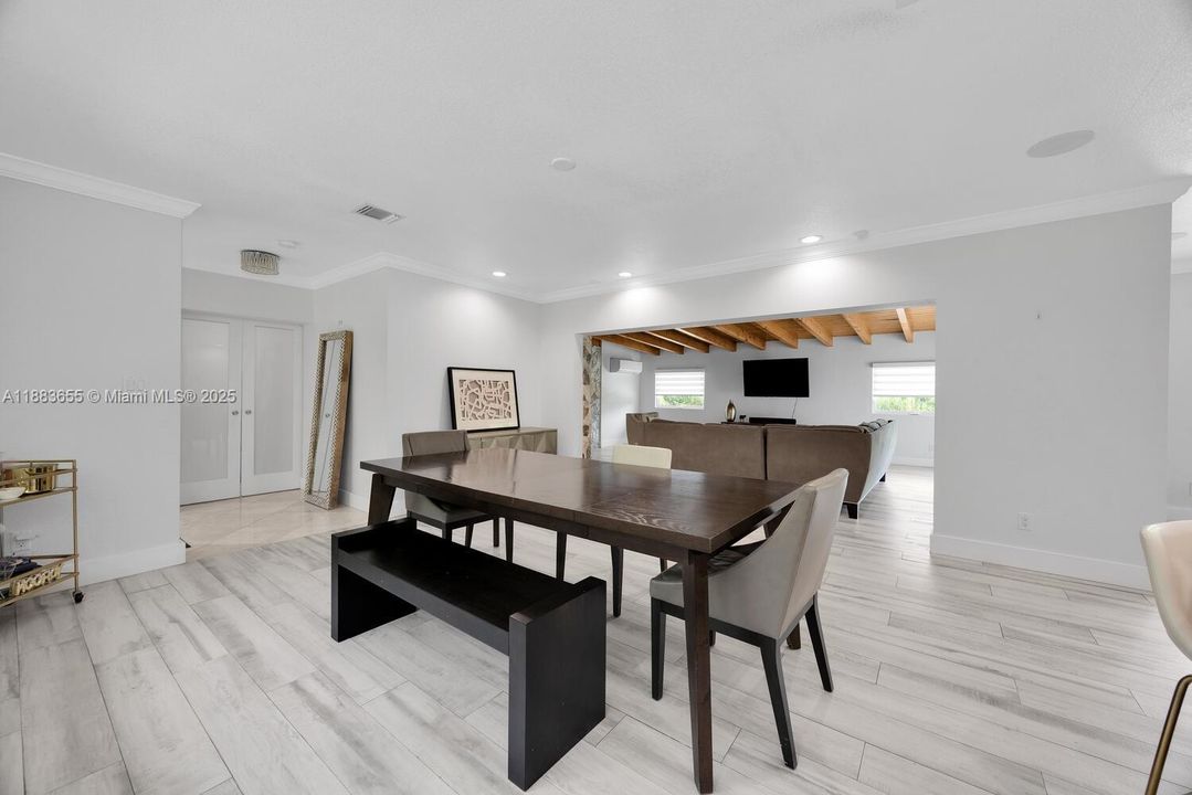 На продажу: $1,750,000 (4 спален, 2 ванн, 2473 Квадратных фут)