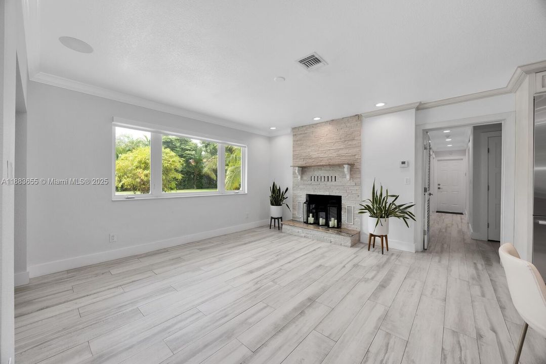 На продажу: $1,750,000 (4 спален, 2 ванн, 2473 Квадратных фут)