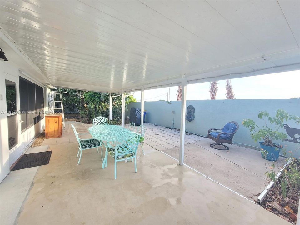 В аренду: $2,400 (2 спален, 1 ванн, 840 Квадратных фут)