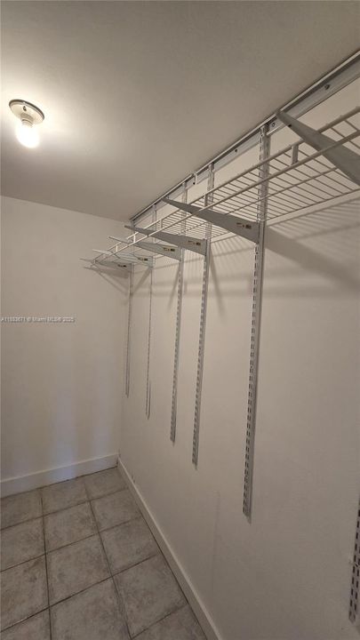 Active With Contract: $2,550 (2 beds, 2 baths, 1196 Square Feet)