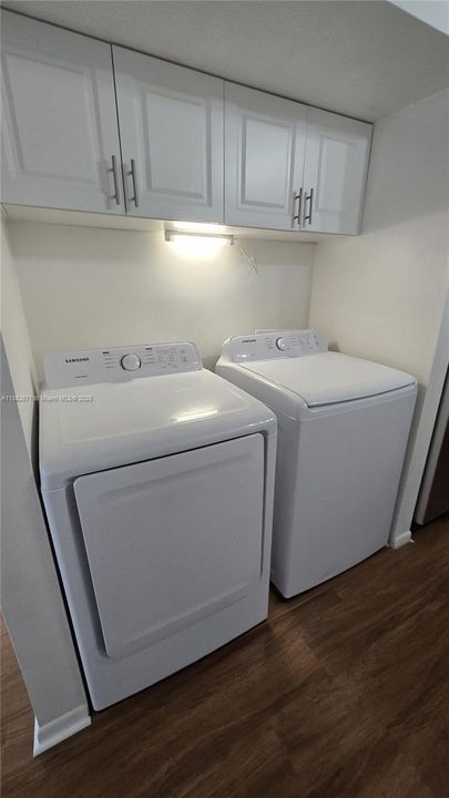 Active With Contract: $2,550 (2 beds, 2 baths, 1196 Square Feet)