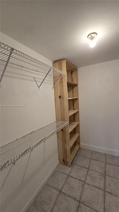 Active With Contract: $2,550 (2 beds, 2 baths, 1196 Square Feet)