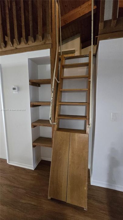 Active With Contract: $2,550 (2 beds, 2 baths, 1196 Square Feet)