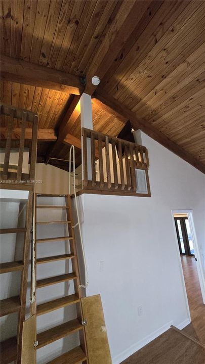 Active With Contract: $2,550 (2 beds, 2 baths, 1196 Square Feet)