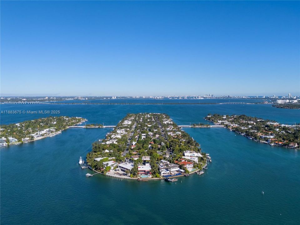 En Venta: $27,000,000 (0.51 acres)