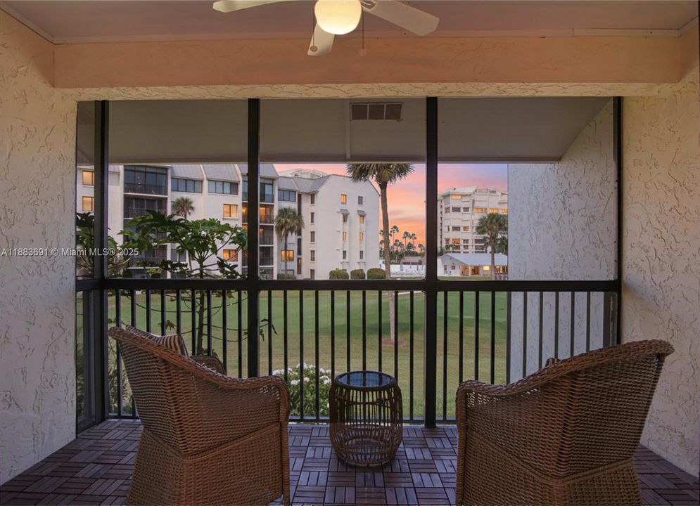 Под контрактом: $220,000 (1 спален, 1 ванн, 678 Квадратных фут)