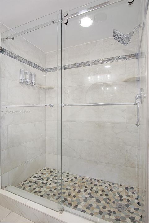 Под контрактом: $220,000 (1 спален, 1 ванн, 678 Квадратных фут)