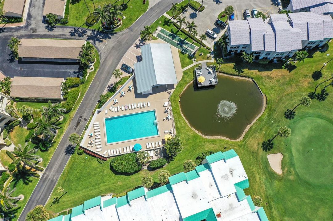 Под контрактом: $220,000 (1 спален, 1 ванн, 678 Квадратных фут)