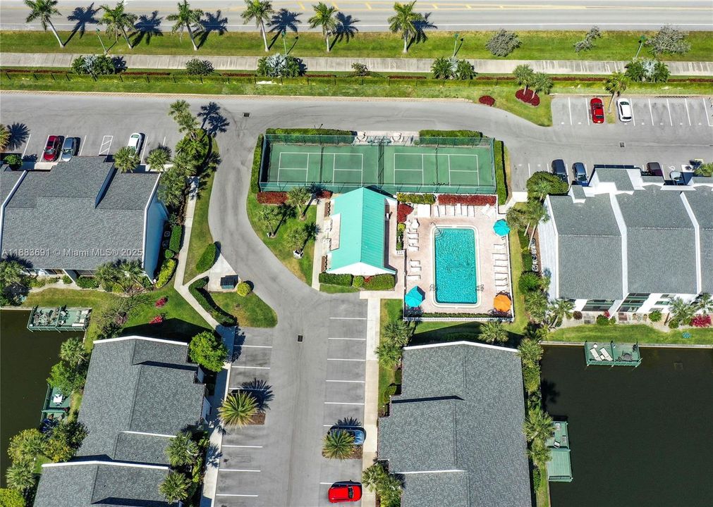 Под контрактом: $220,000 (1 спален, 1 ванн, 678 Квадратных фут)