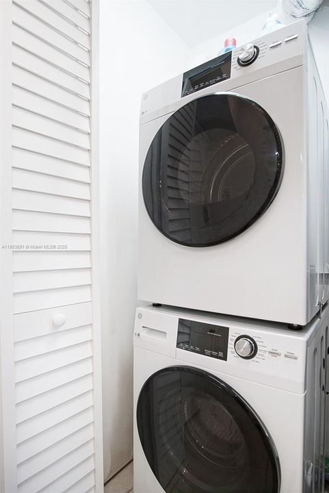 Под контрактом: $220,000 (1 спален, 1 ванн, 678 Квадратных фут)