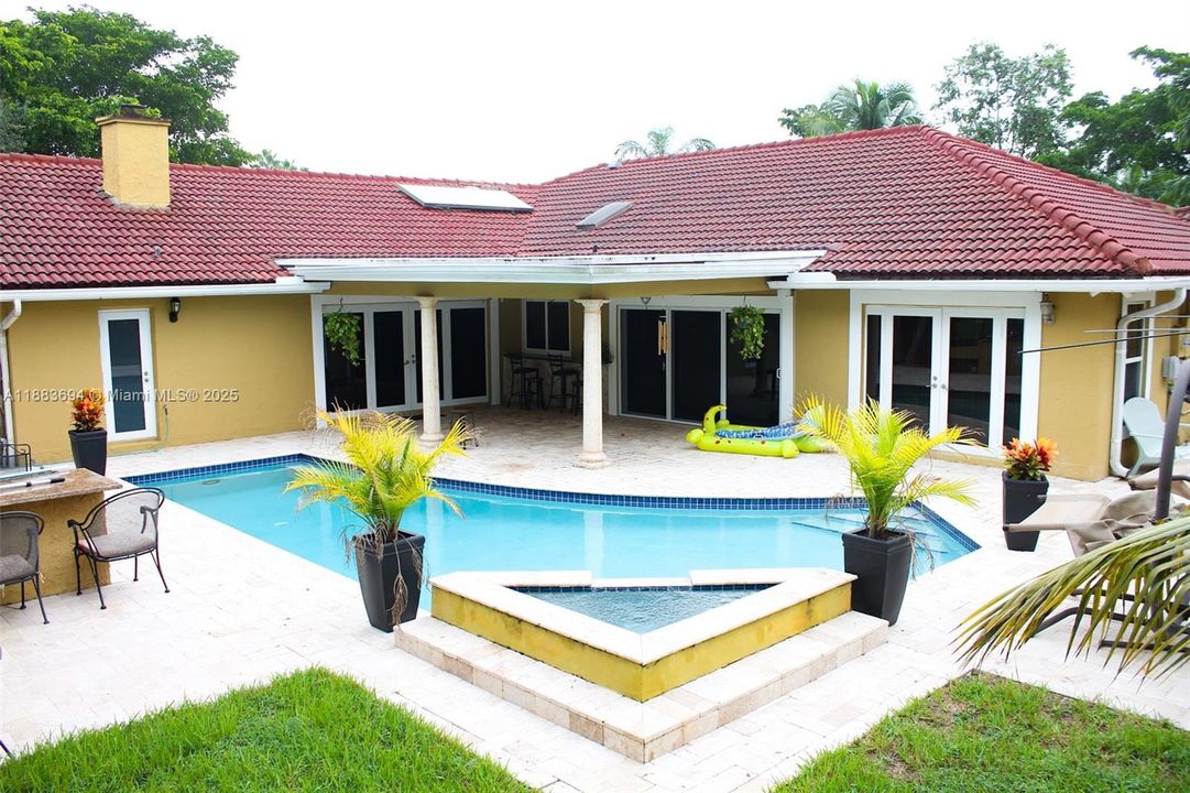 For Sale: $889,999 (4 beds, 3 baths, 3017 Square Feet)