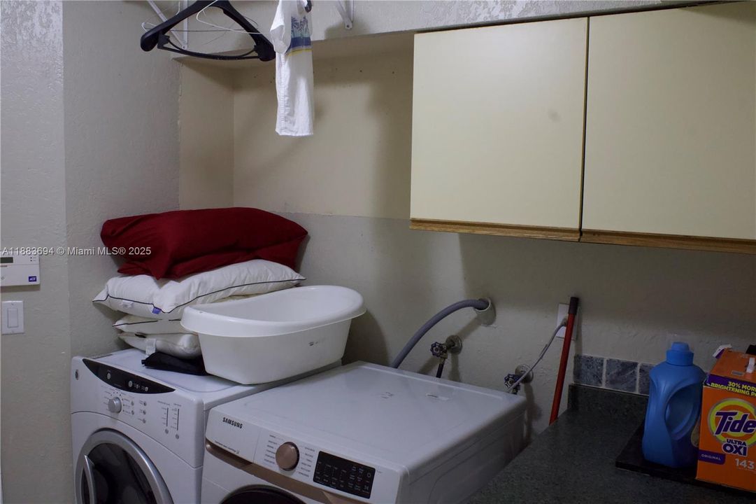 For Sale: $889,999 (4 beds, 3 baths, 3017 Square Feet)