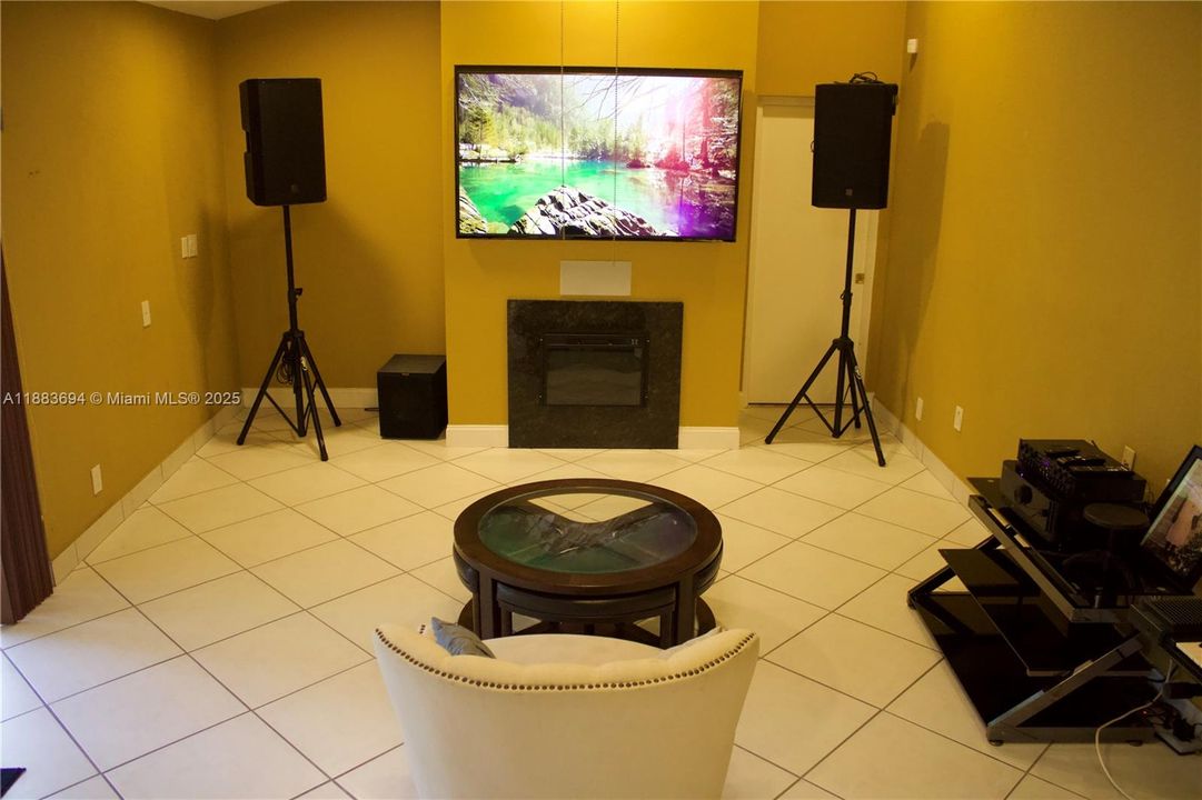 For Sale: $889,999 (4 beds, 3 baths, 3017 Square Feet)