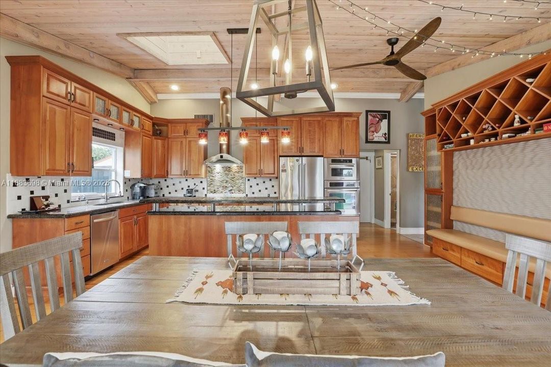 For Sale: $1,090,000 (4 beds, 3 baths, 2465 Square Feet)