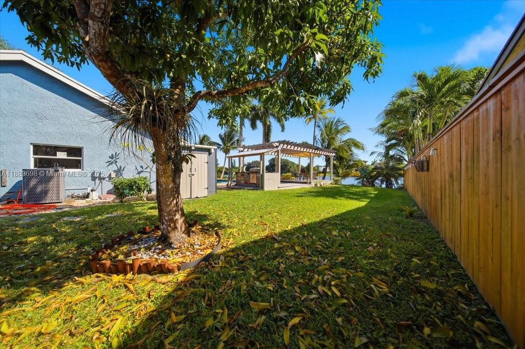 For Sale: $1,090,000 (4 beds, 3 baths, 2465 Square Feet)