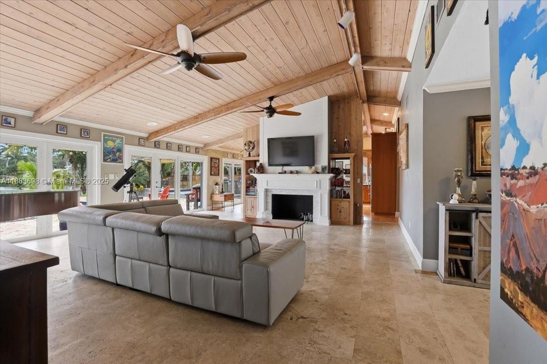 For Sale: $1,090,000 (4 beds, 3 baths, 2465 Square Feet)