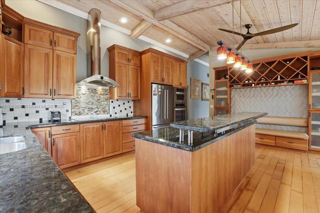 For Sale: $1,090,000 (4 beds, 3 baths, 2465 Square Feet)