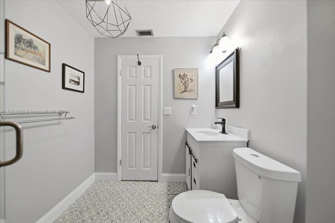 For Sale: $1,090,000 (4 beds, 3 baths, 2465 Square Feet)