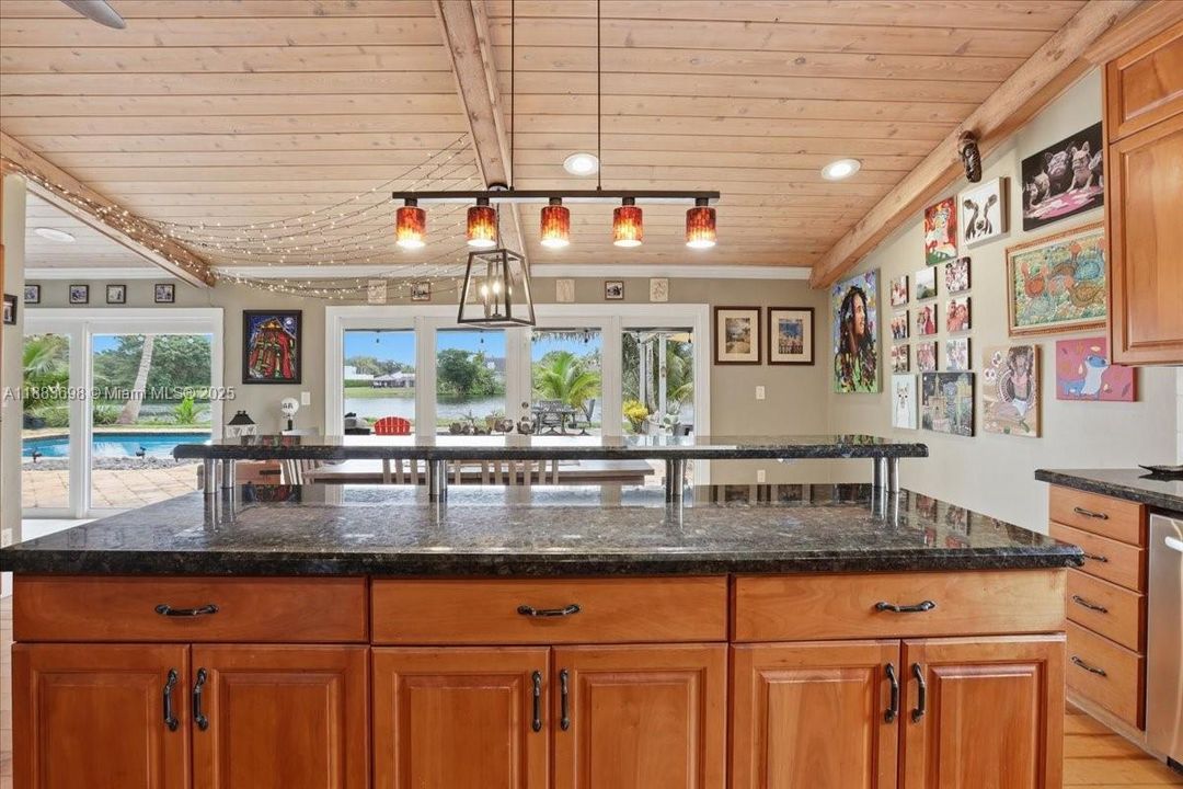 For Sale: $1,090,000 (4 beds, 3 baths, 2465 Square Feet)