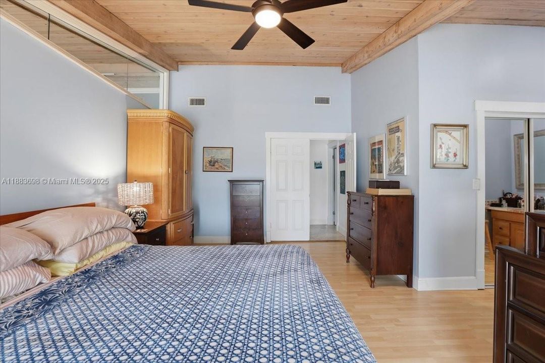 For Sale: $1,090,000 (4 beds, 3 baths, 2465 Square Feet)