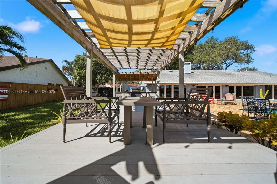 For Sale: $1,090,000 (4 beds, 3 baths, 2465 Square Feet)