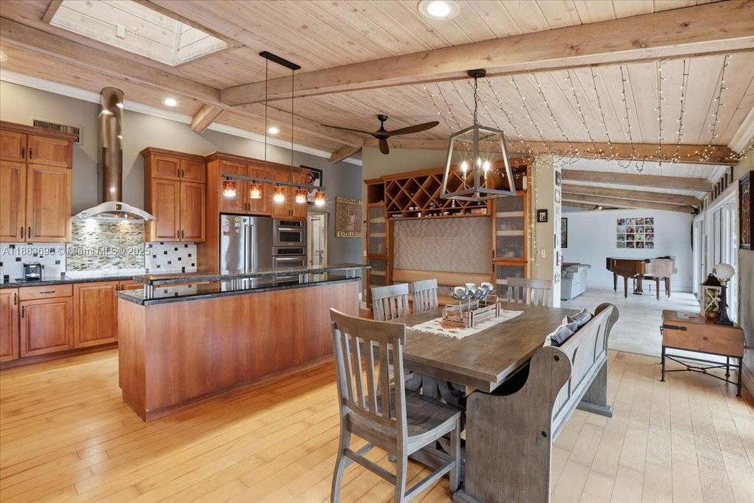 For Sale: $1,090,000 (4 beds, 3 baths, 2465 Square Feet)