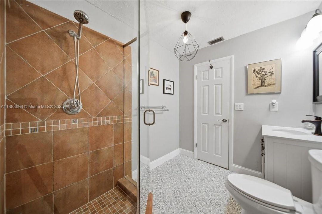 For Sale: $1,090,000 (4 beds, 3 baths, 2465 Square Feet)