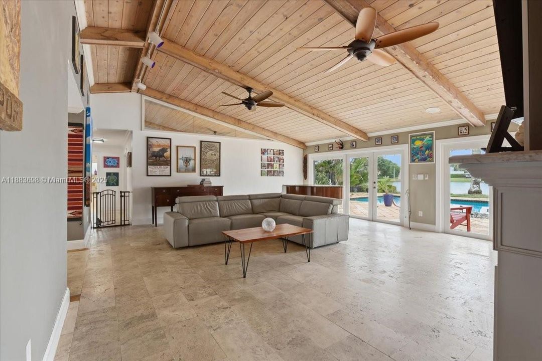 For Sale: $1,090,000 (4 beds, 3 baths, 2465 Square Feet)