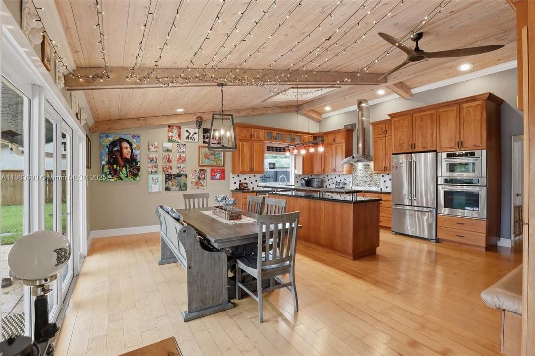 For Sale: $1,090,000 (4 beds, 3 baths, 2465 Square Feet)