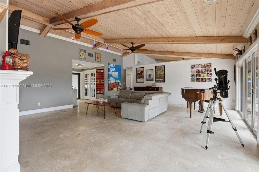 For Sale: $1,090,000 (4 beds, 3 baths, 2465 Square Feet)