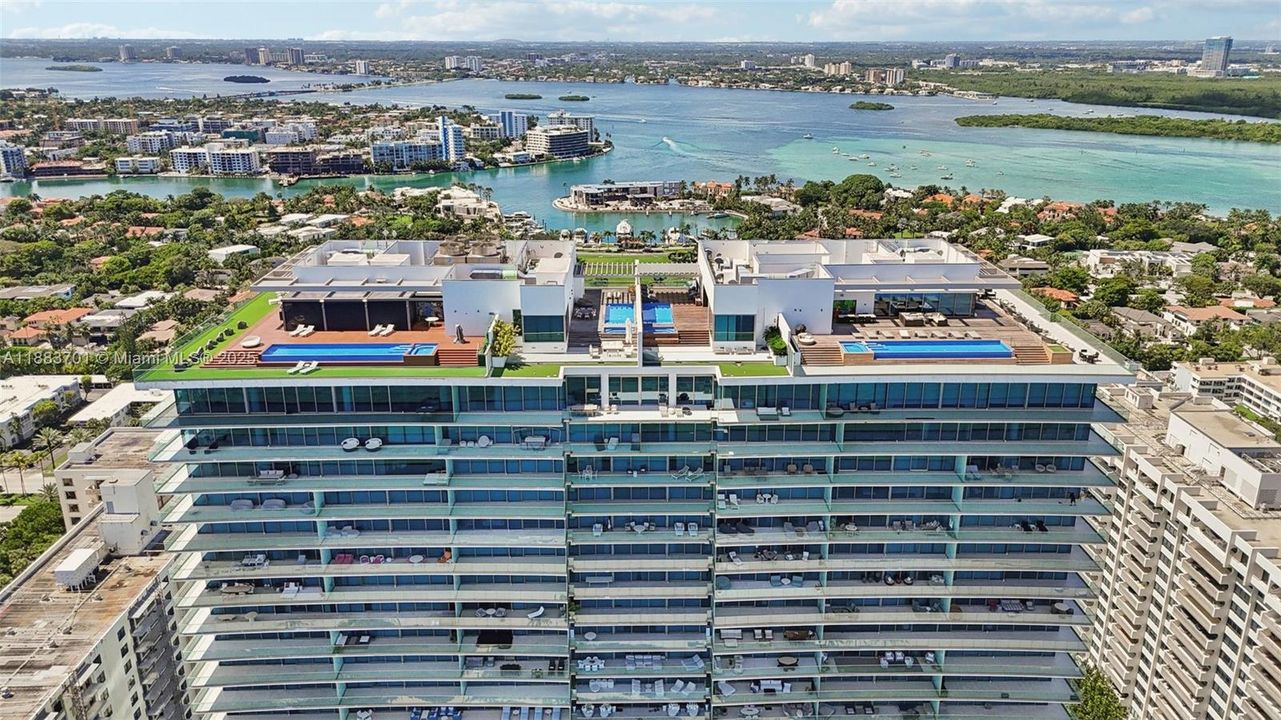 На продажу: $10,950,000 (3 спален, 4 ванн, 3264 Квадратных фут)