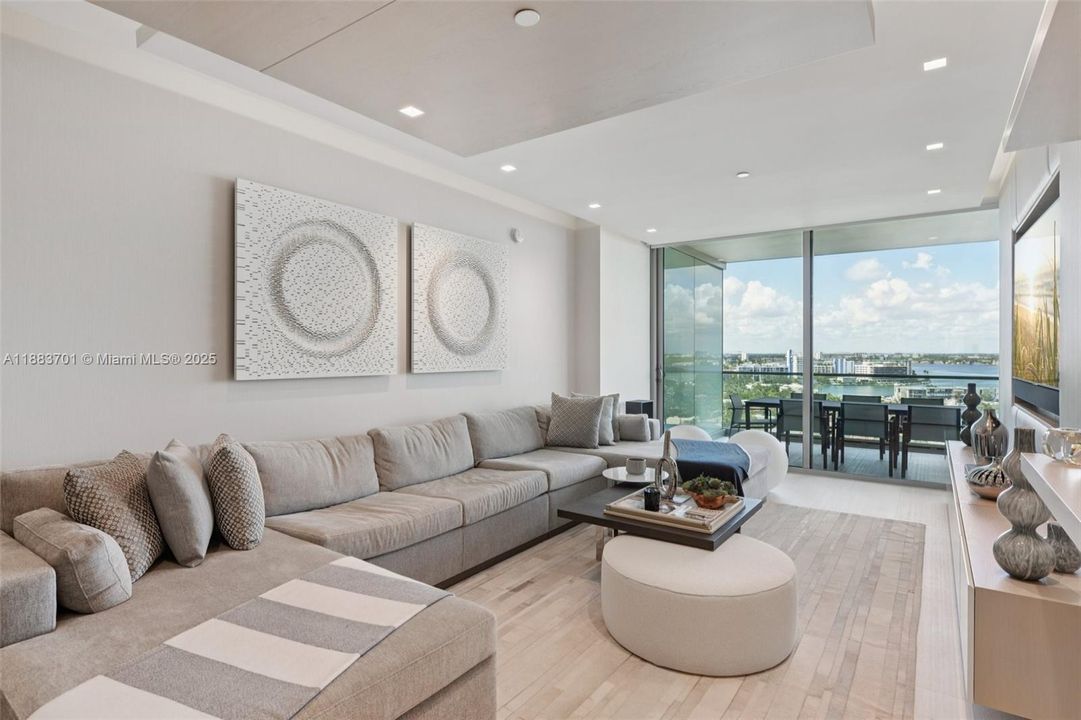 На продажу: $10,950,000 (3 спален, 4 ванн, 3264 Квадратных фут)