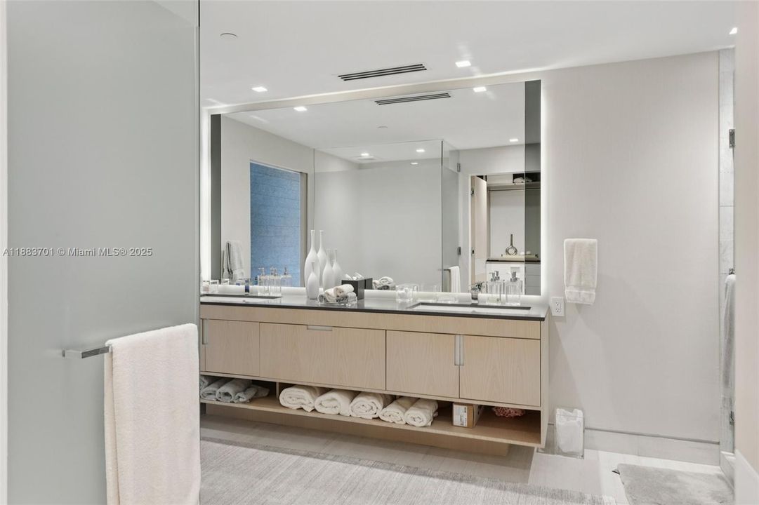 На продажу: $10,950,000 (3 спален, 4 ванн, 3264 Квадратных фут)