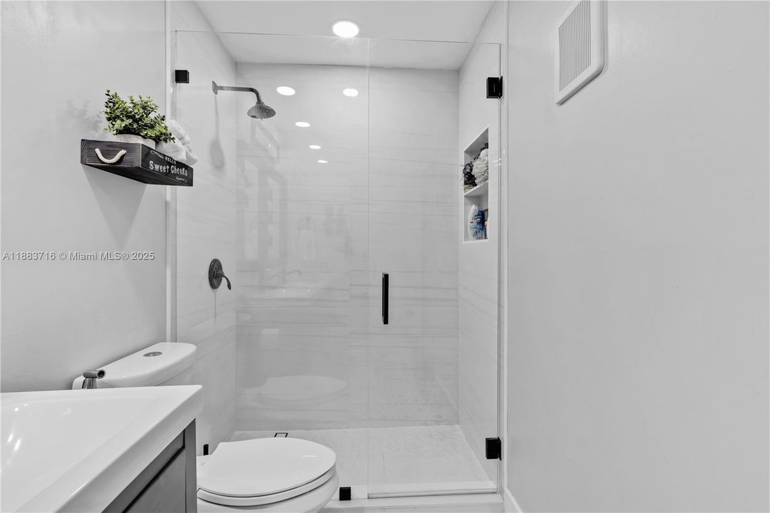 最近租的: $1,900 (1 贝兹, 1 浴室, 650 平方英尺)