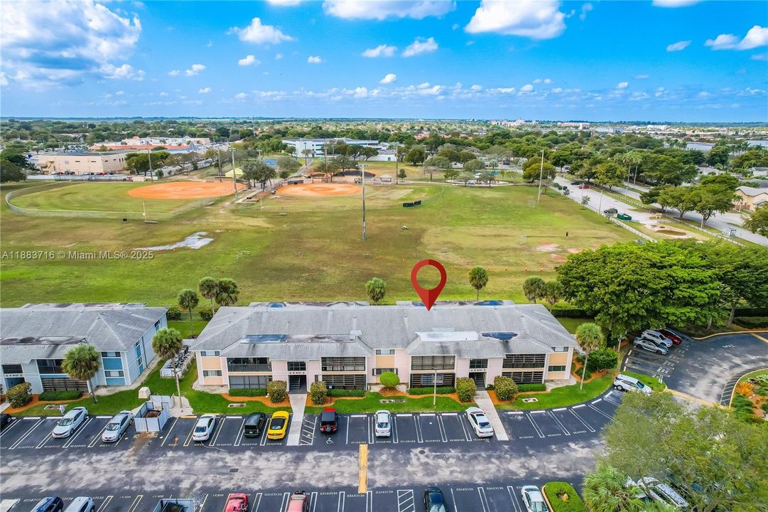 最近租的: $1,900 (1 贝兹, 1 浴室, 650 平方英尺)