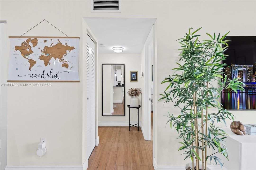 最近租的: $1,900 (1 贝兹, 1 浴室, 650 平方英尺)